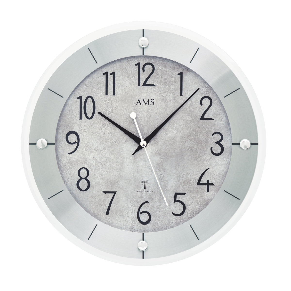 AMS F5590 Funkwanduhr mit Kunststoff-Aluminium-Gehäuse und facettiertem Mineralglas