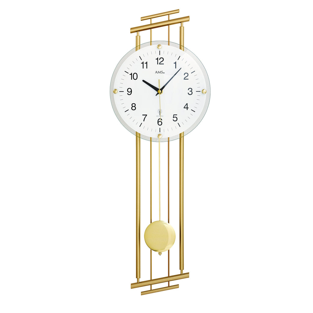Standuhren.com 🕰️ AMS F5315 Funkwanduhr mit Pendel, messinglackiertem Metallgehäuse und weißem Zifferblatt.