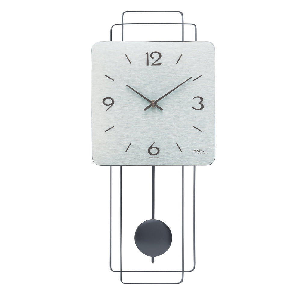 Standuhren.com 🕰️ AMS W7500 Pendelwanduhr mit quadratischem Aluminium-Zifferblatt und modernem Metall-Pendel