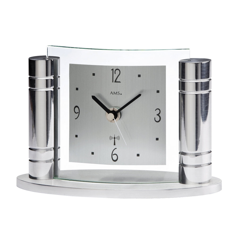 Standuhren.com 🕰️ AMS F5130 Funk-Tischuhr mit silbernem Metallgehäuse, Aluminium-Zifferblatt und gebogenem Mineralglas