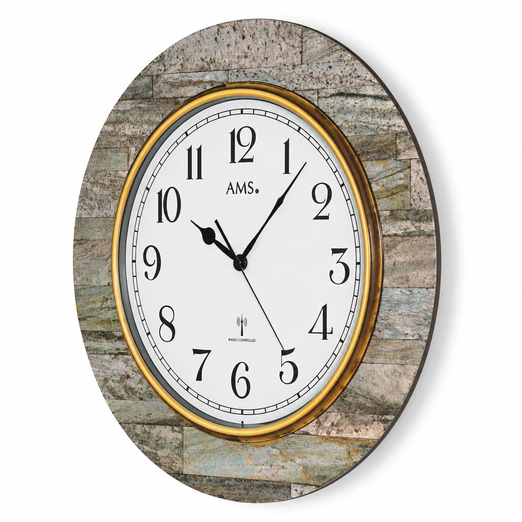 Standuhren.com 🕰️ AMS Funkwanduhr mit brauner Steinoptik, Holzgehäuse und goldenem Rand in runder Form